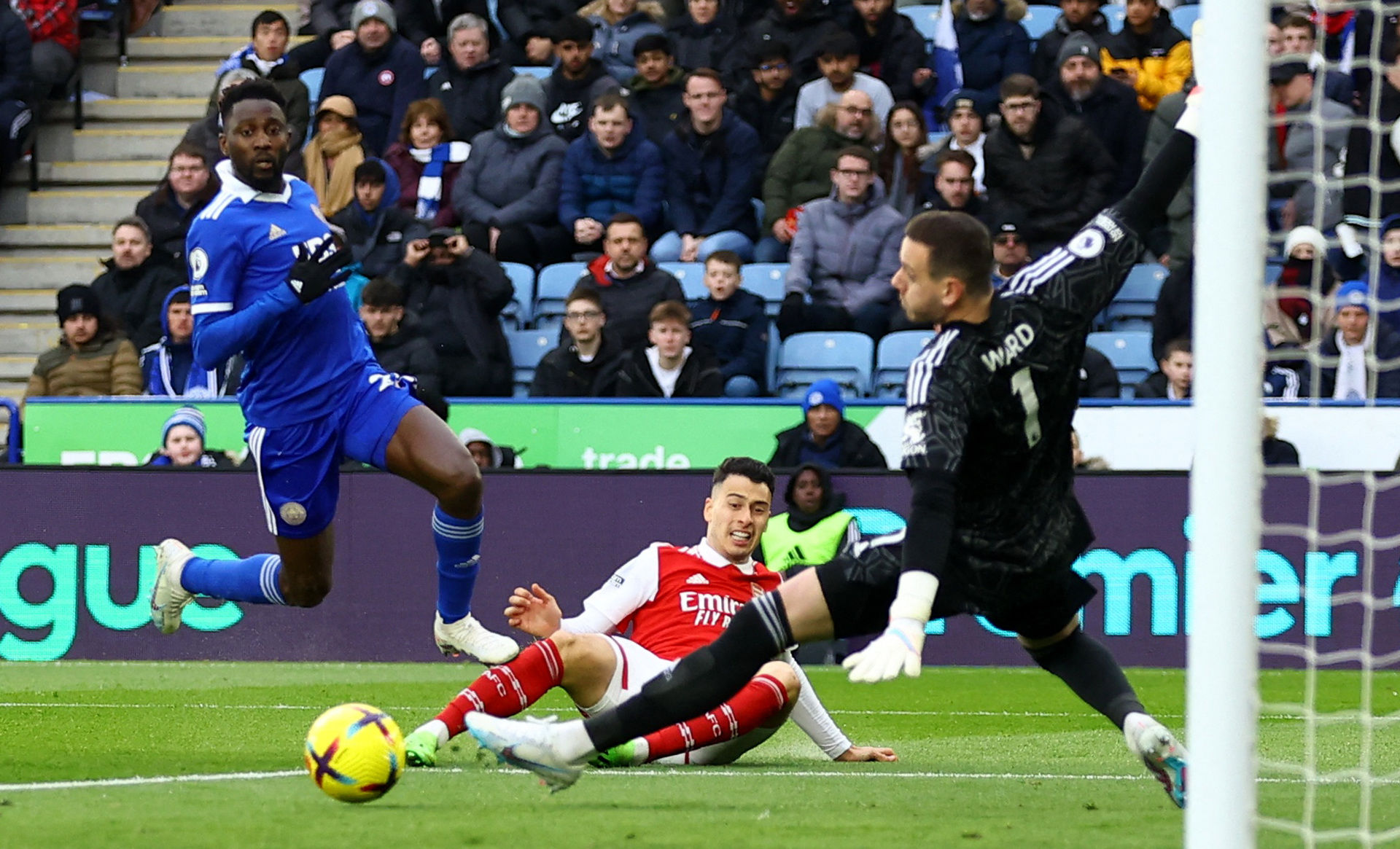 一名极具潜 一名极具潜