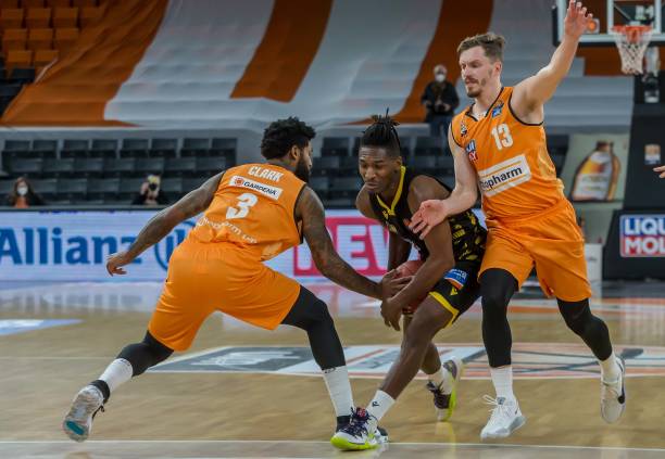 攻防俱佳的 攻防俱佳的